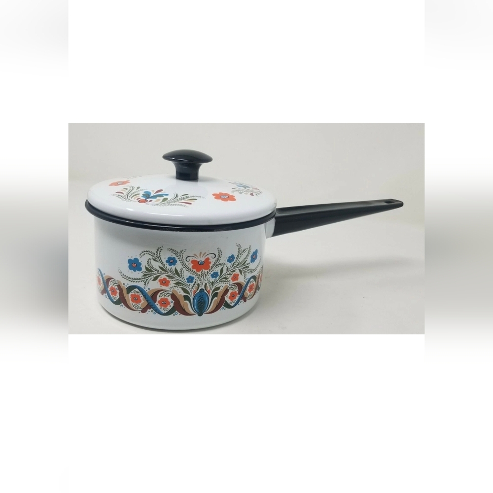 Berggren Trayner  Enamelware Sauce Pan with Lid